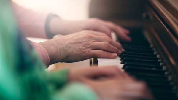 Pourquoi n'est-il jamais trop tard pour apprendre le piano ?